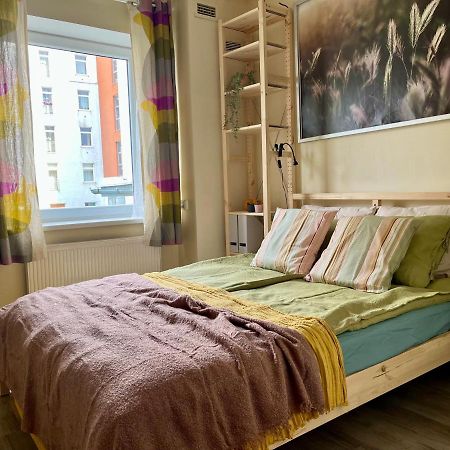 Cozy Vibes Like Home It Is Quiet Apartment With Three Bedrooms Riga Kültér fotó