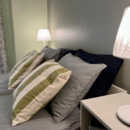 Cozy Vibes Like Home It Is Quiet Apartment With Three Bedrooms Riga Kültér fotó
