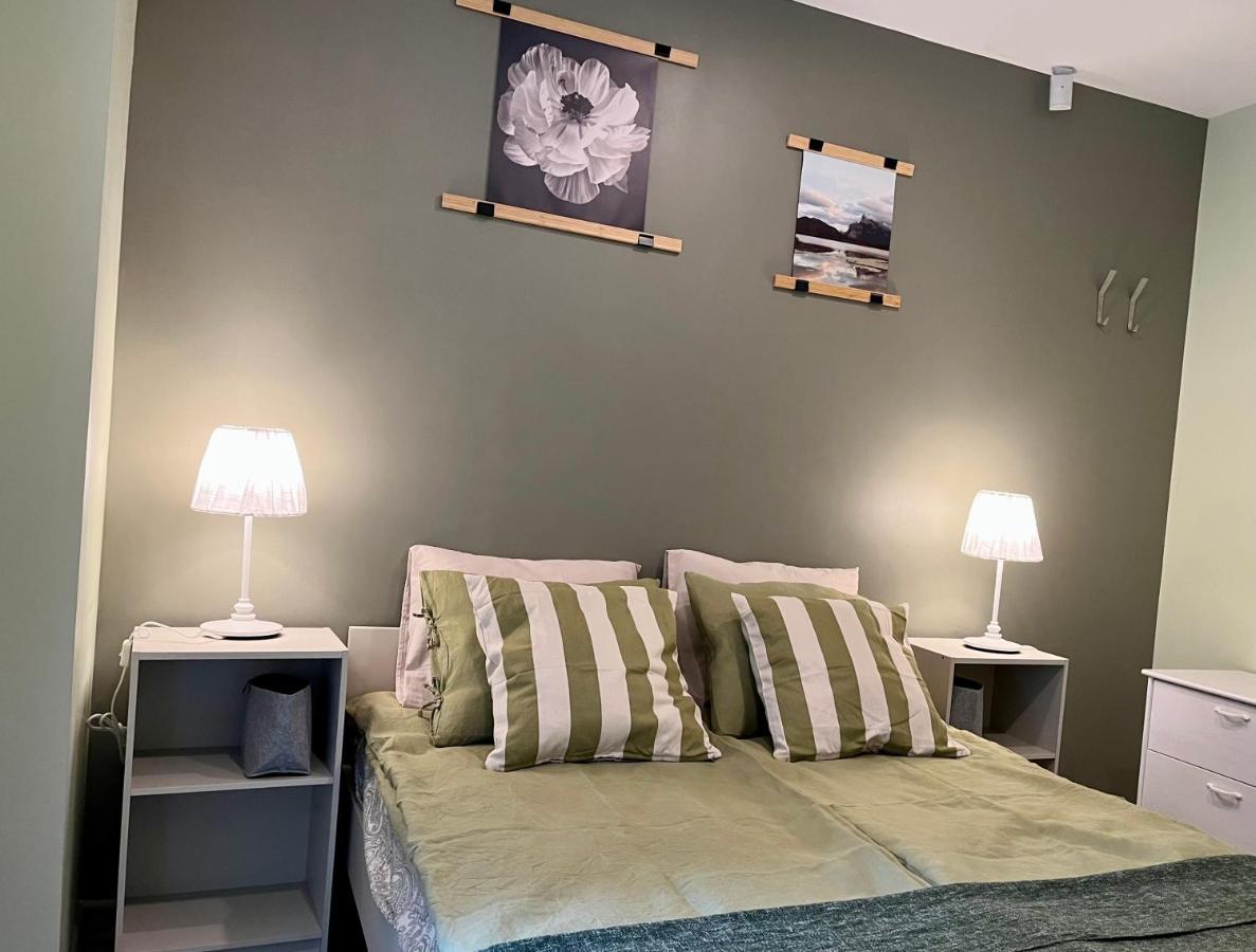 Cozy Vibes Like Home It Is Quiet Apartment With Three Bedrooms Riga Kültér fotó