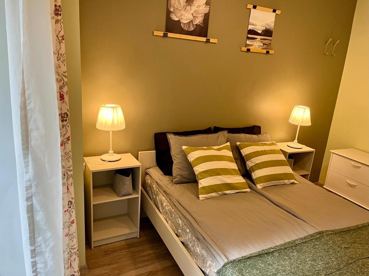 Cozy Vibes Like Home It Is Quiet Apartment With Three Bedrooms Riga Kültér fotó
