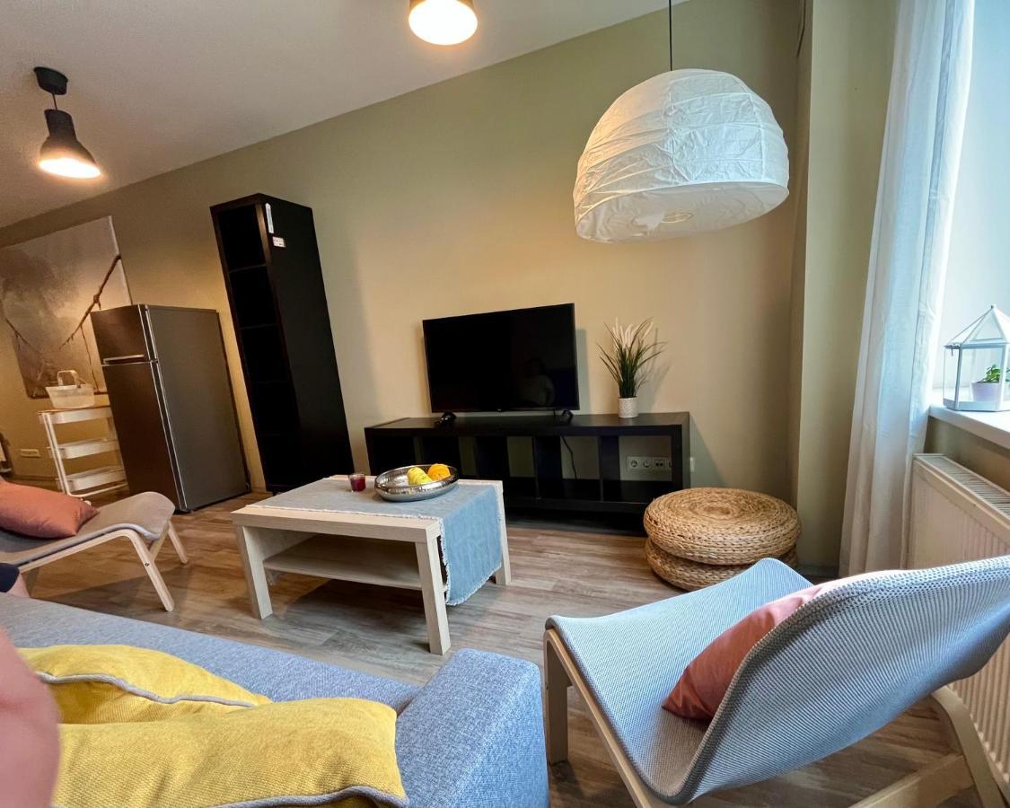 Cozy Vibes Like Home It Is Quiet Apartment With Three Bedrooms Riga Kültér fotó