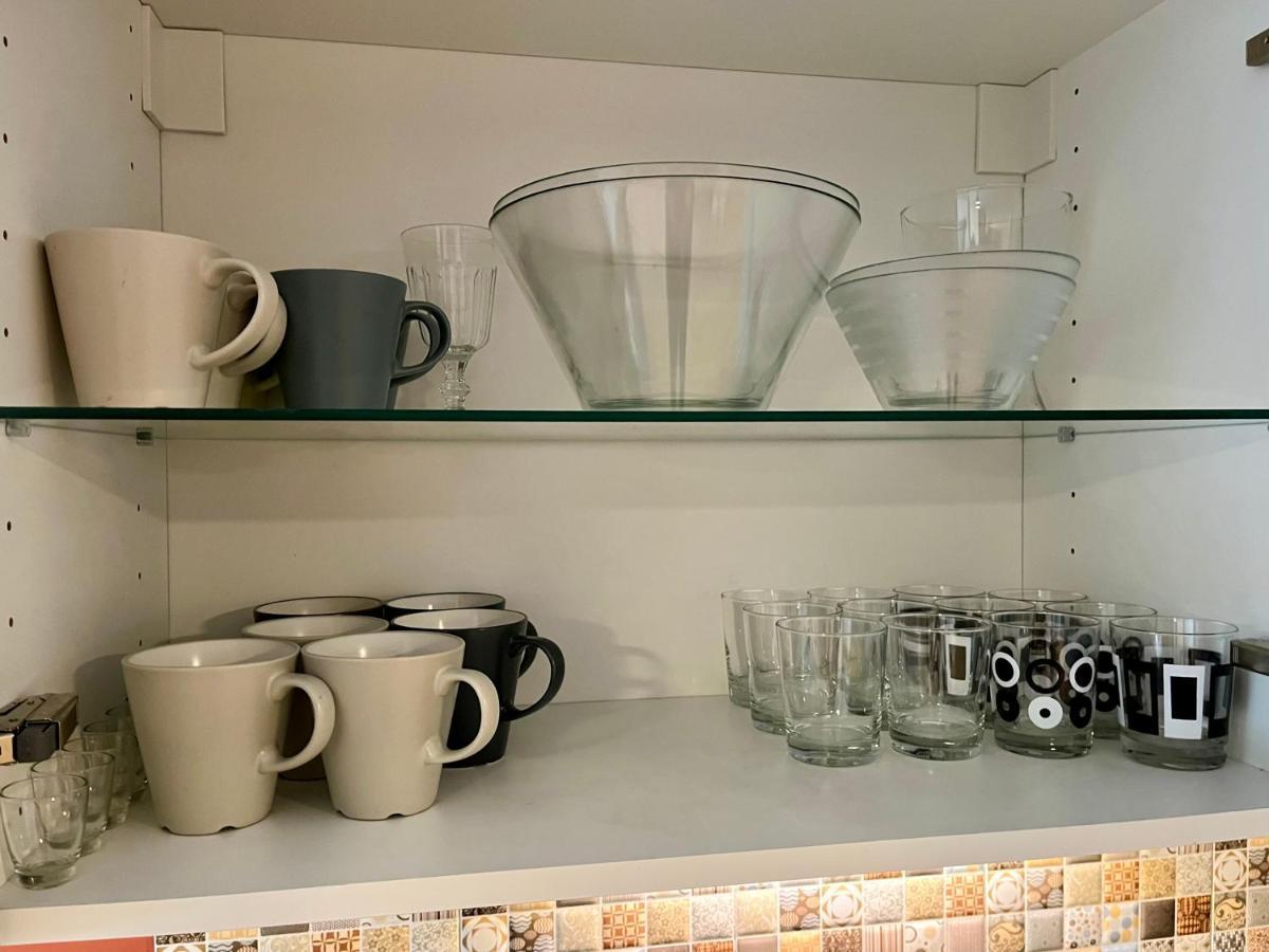 Cozy Vibes Like Home It Is Quiet Apartment With Three Bedrooms Riga Kültér fotó