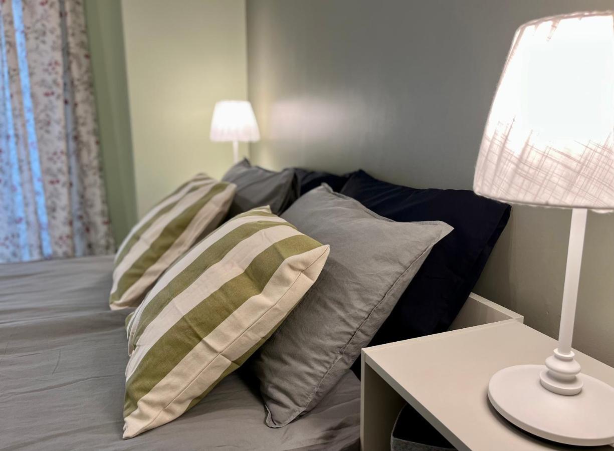 Cozy Vibes Like Home It Is Quiet Apartment With Three Bedrooms Riga Kültér fotó